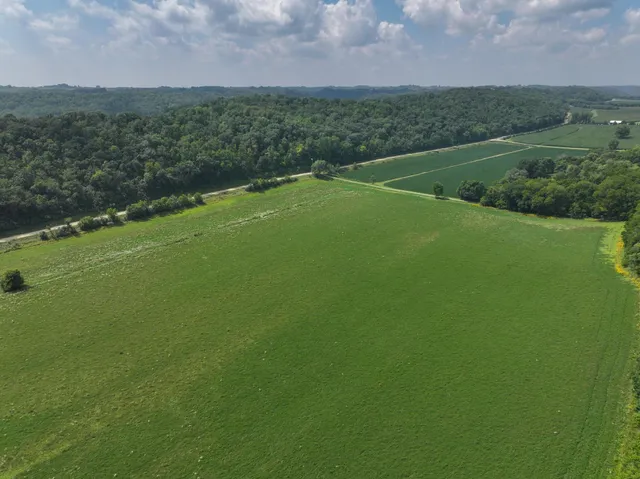 $900,000 | 27466 County 5 Boulevard, Red Wing, MN 55066