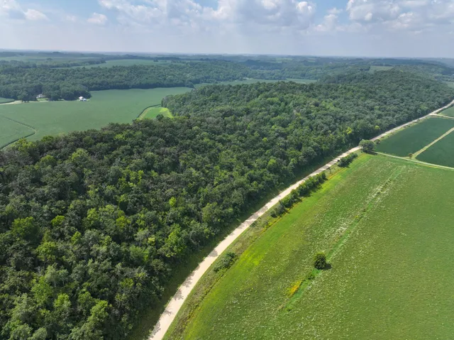 $900,000 | 27466 County 5 Boulevard, Red Wing, MN 55066