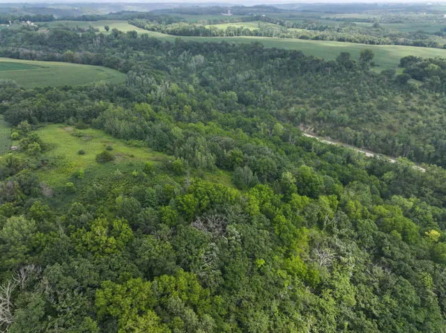 $900,000 | 27466 County 5 Boulevard, Red Wing, MN 55066