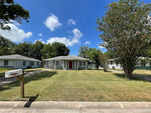 $148,900 | 1241 Chevy Chase Drive, Angleton, TX 77515