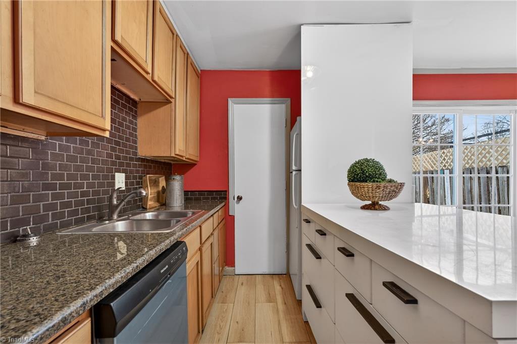 5715 Bramblegate Road Greensboro, NC 27409 - Photo 11 of 27