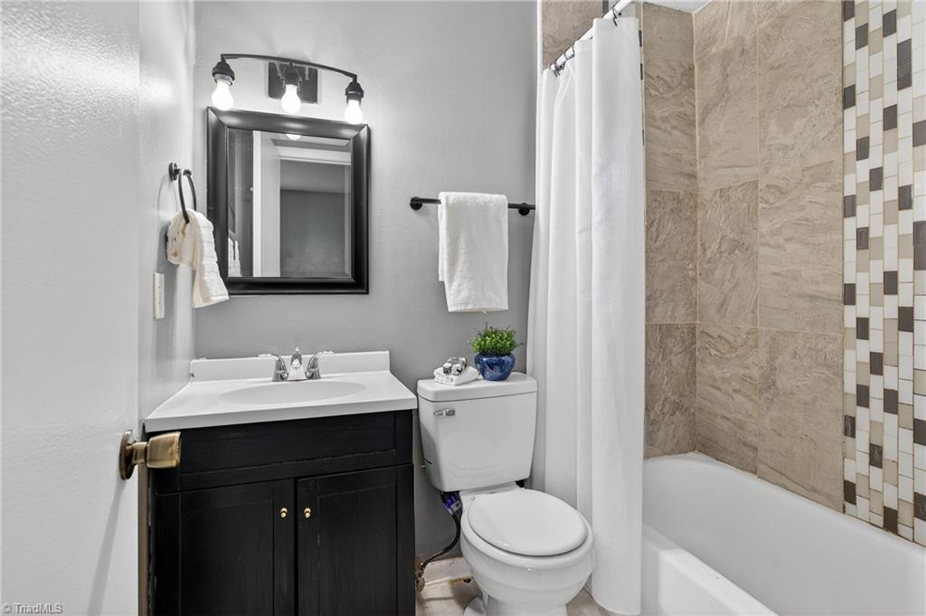 5715 Bramblegate Road Greensboro, NC 27409 - Photo 18 of 27