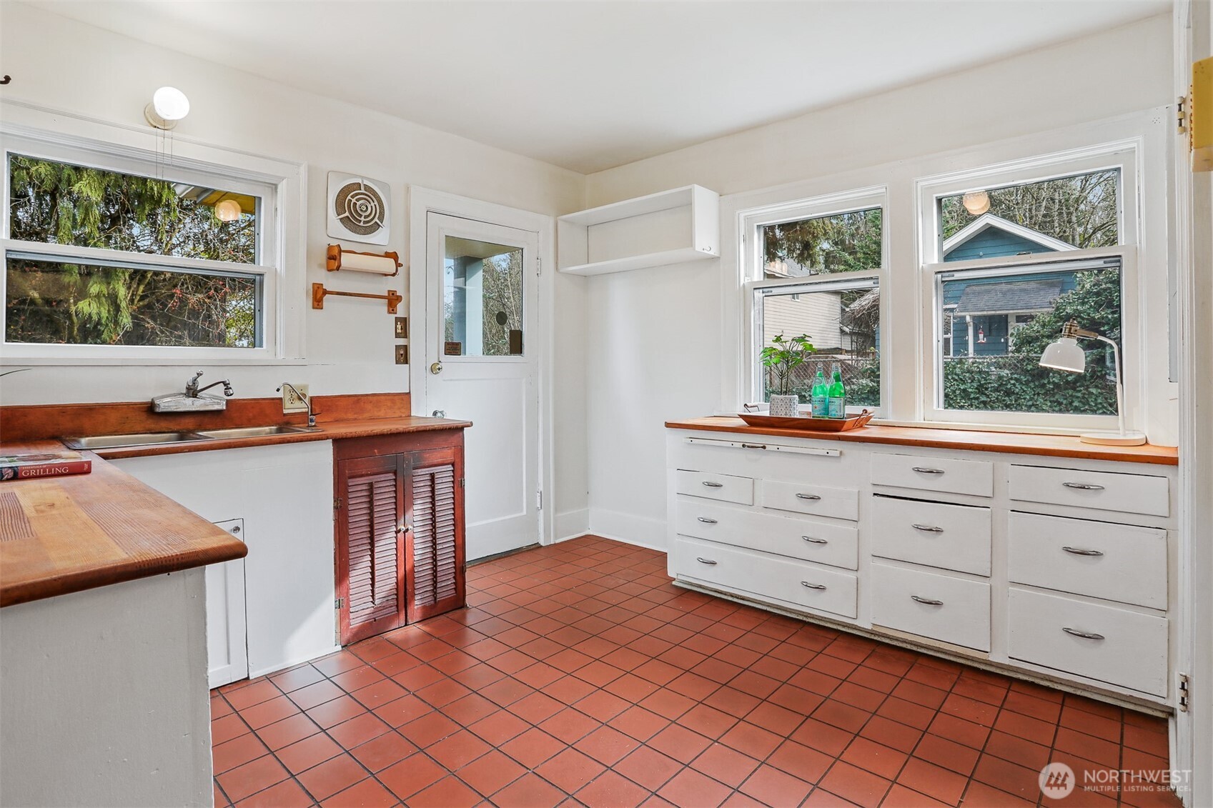 711 North 60th Street Seattle, WA 98103 - Photo 13 of 40 Gallery Image 13