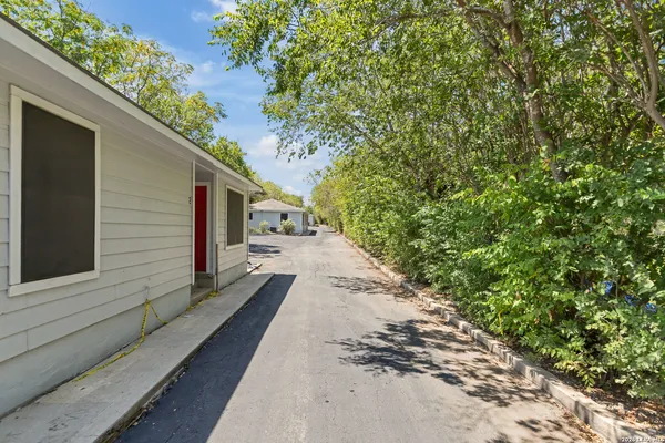 $1,000 | 1655 Amanda Street, San Antonio, TX 78210
