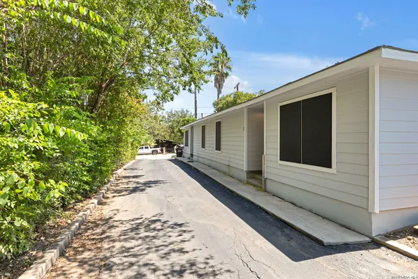 $1,000 | 1655 Amanda Street, San Antonio, TX 78210