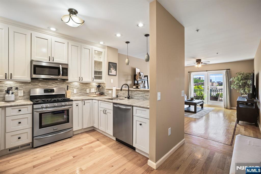 345 The Promenade Edgewater, NJ 07020 - Photo 12 of 16