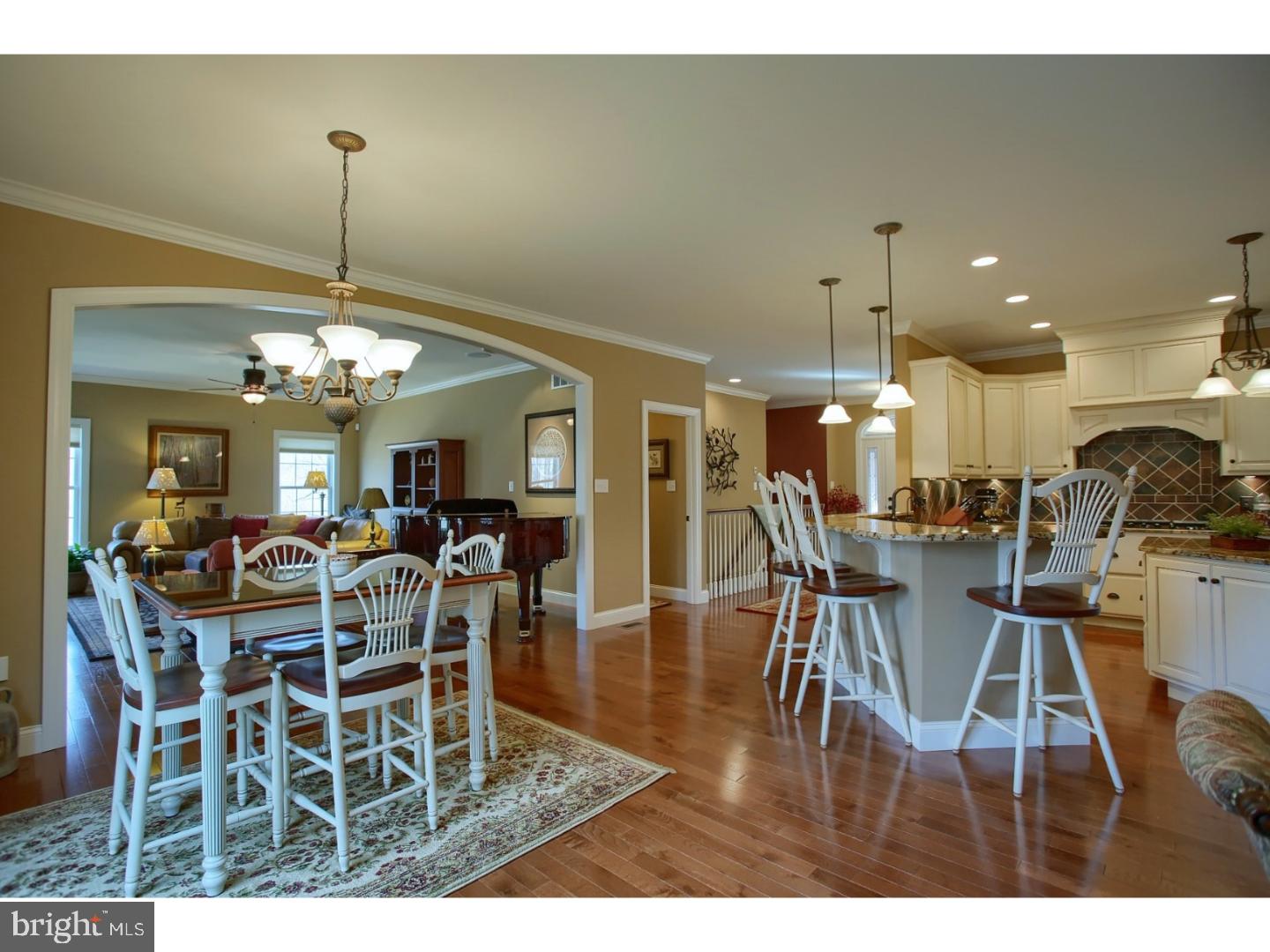 211 Chapel Hill Road Reading, PA 19608 - Photo 10 of 25