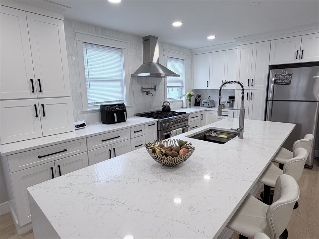 70 Upsala Street Worcester, MA 01607 - Photo 9 of 36