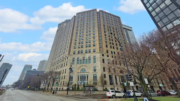$3,900 | 850 North Lake Shore Drive, Unit 504, Chicago, IL 60611