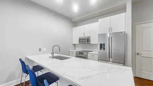 $3,900 | 850 North Lake Shore Drive, Unit 504, Chicago, IL 60611