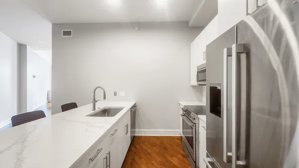 $3,900 | 850 North Lake Shore Drive, Unit 504, Chicago, IL 60611