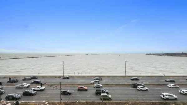 $3,900 | 850 North Lake Shore Drive, Unit 504, Chicago, IL 60611