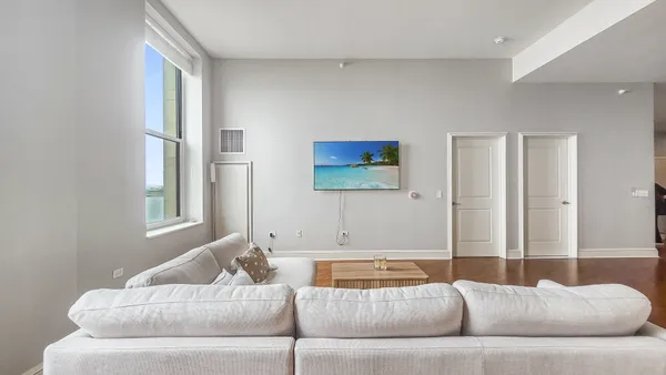 $3,900 | 850 North Lake Shore Drive, Unit 504, Chicago, IL 60611