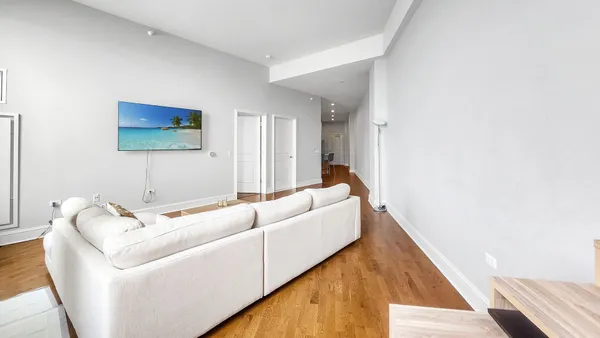 $3,900 | 850 North Lake Shore Drive, Unit 504, Chicago, IL 60611