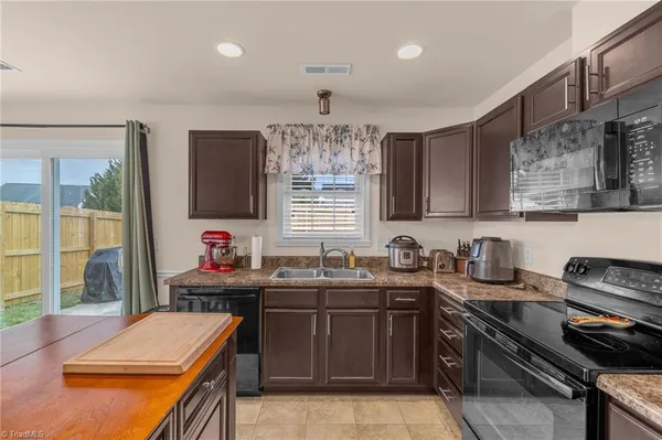 $324,000 | 5703 Midstream Circle, Clemmons, NC 27012