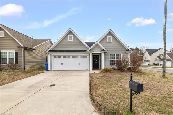 $324,000 | 5703 Midstream Circle, Clemmons, NC 27012