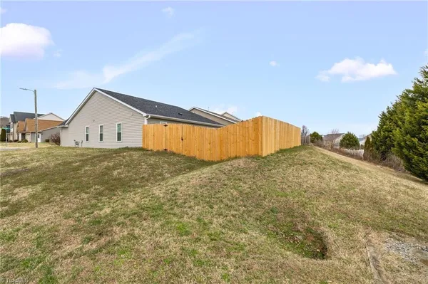 $324,000 | 5703 Midstream Circle, Clemmons, NC 27012