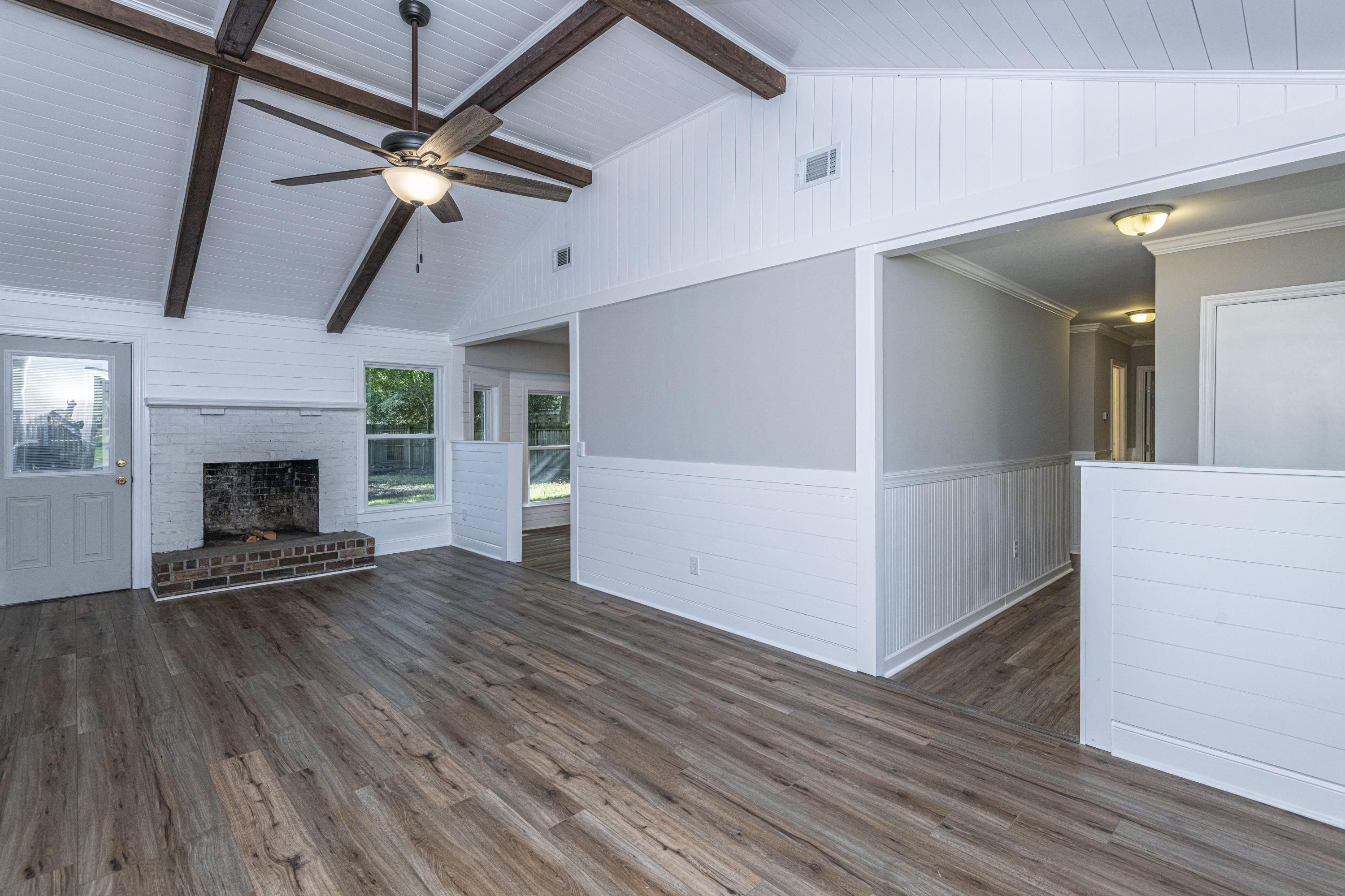 112 James Road Summerville, SC 29486 - Photo 3 of 35 Living Room