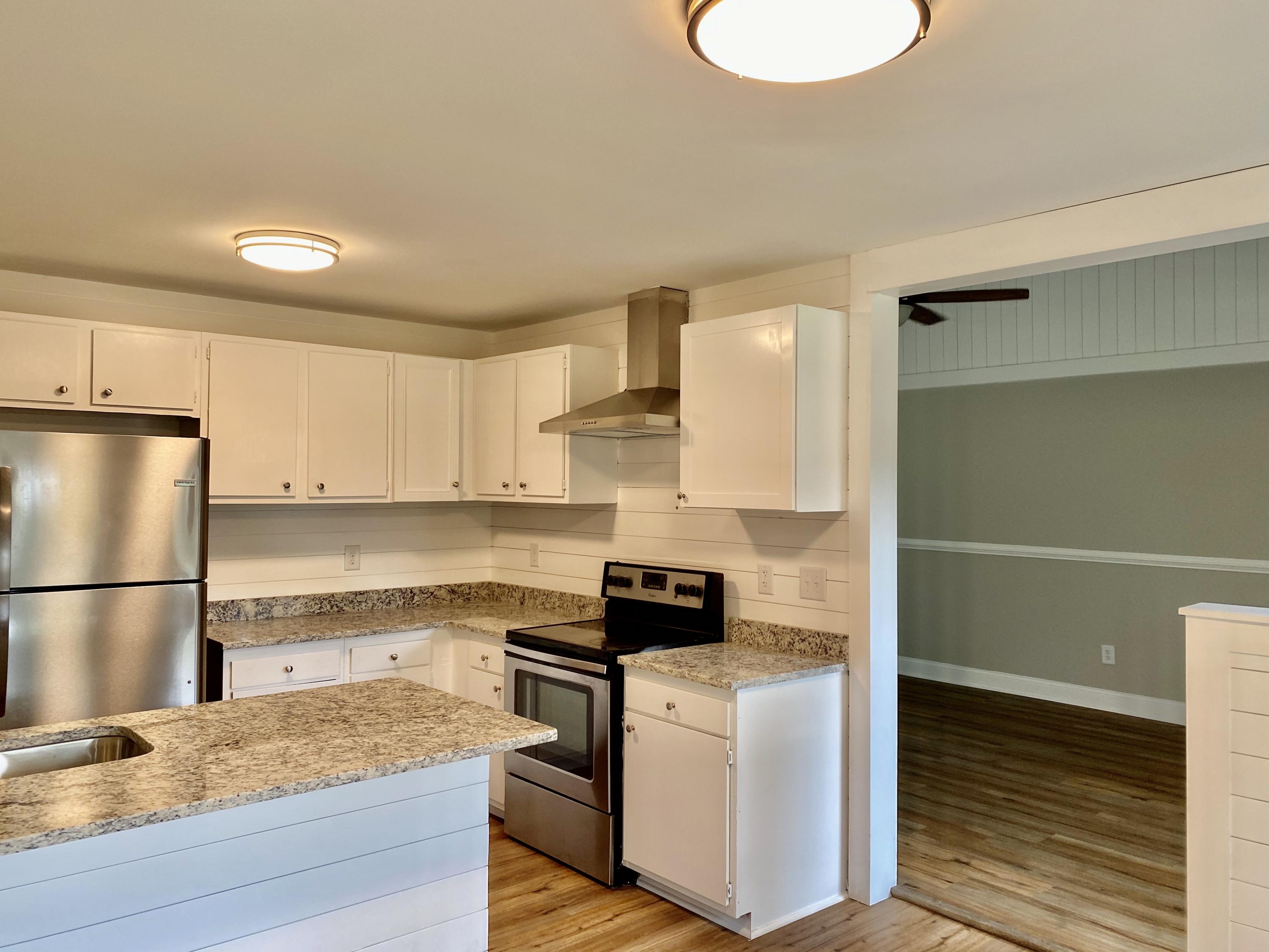 112 James Road Summerville, SC 29486 - Photo 22 of 35 Kitchen