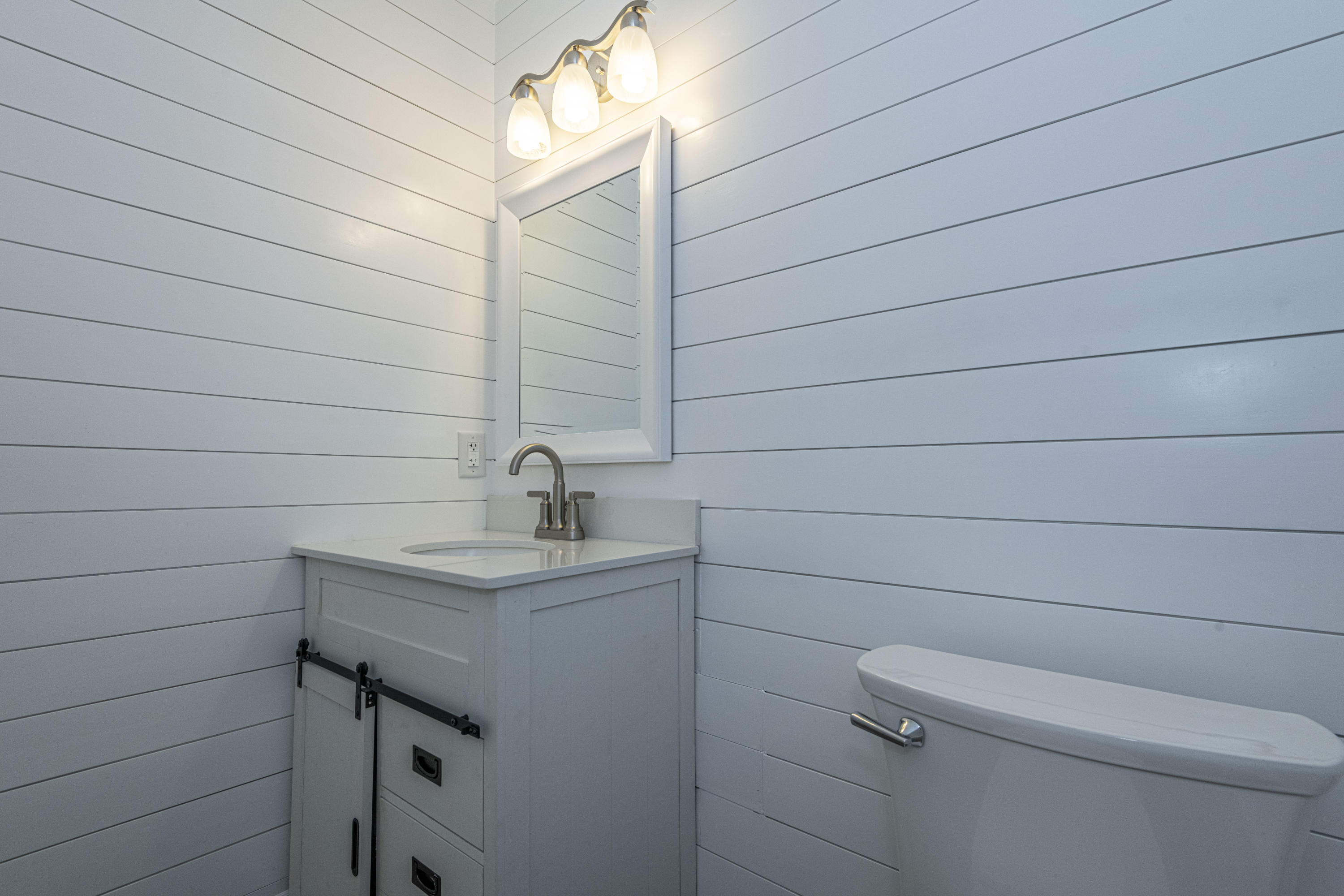 112 James Road Summerville, SC 29486 - Photo 4 of 35 Hall Bath