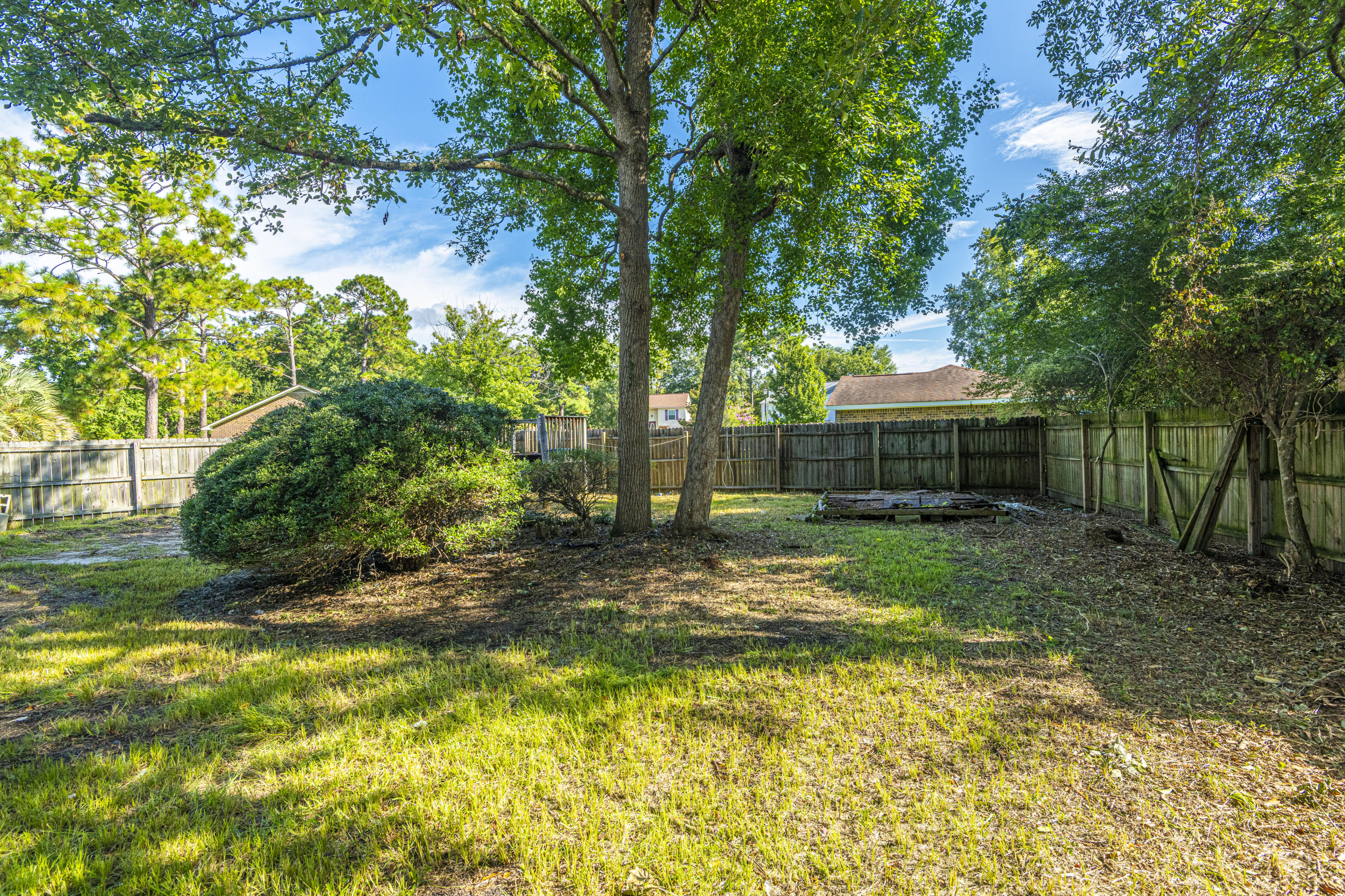 112 James Road Summerville, SC 29486 - Photo 34 of 35 Huge Backyard
