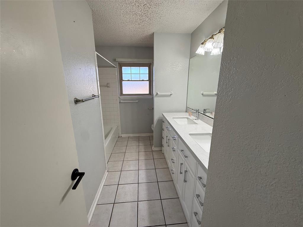 503 Windsor Lane Springtown, TX 76082 - Photo 15 of 38 Hall Bath