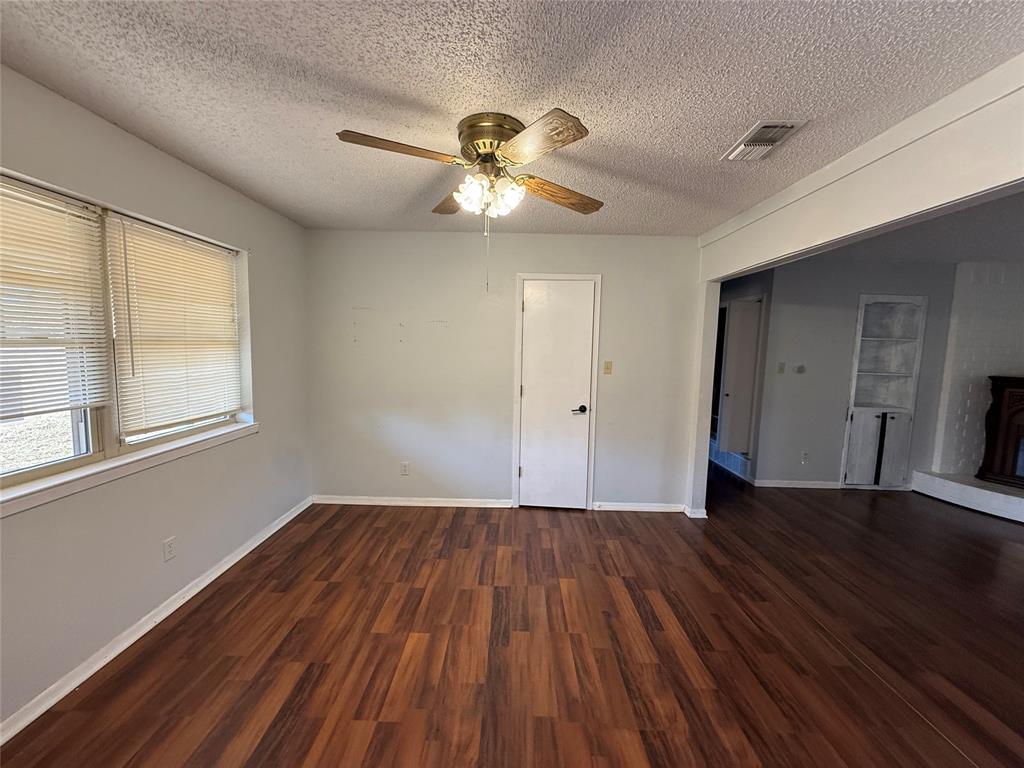 503 Windsor Lane Springtown, TX 76082 - Photo 6 of 38