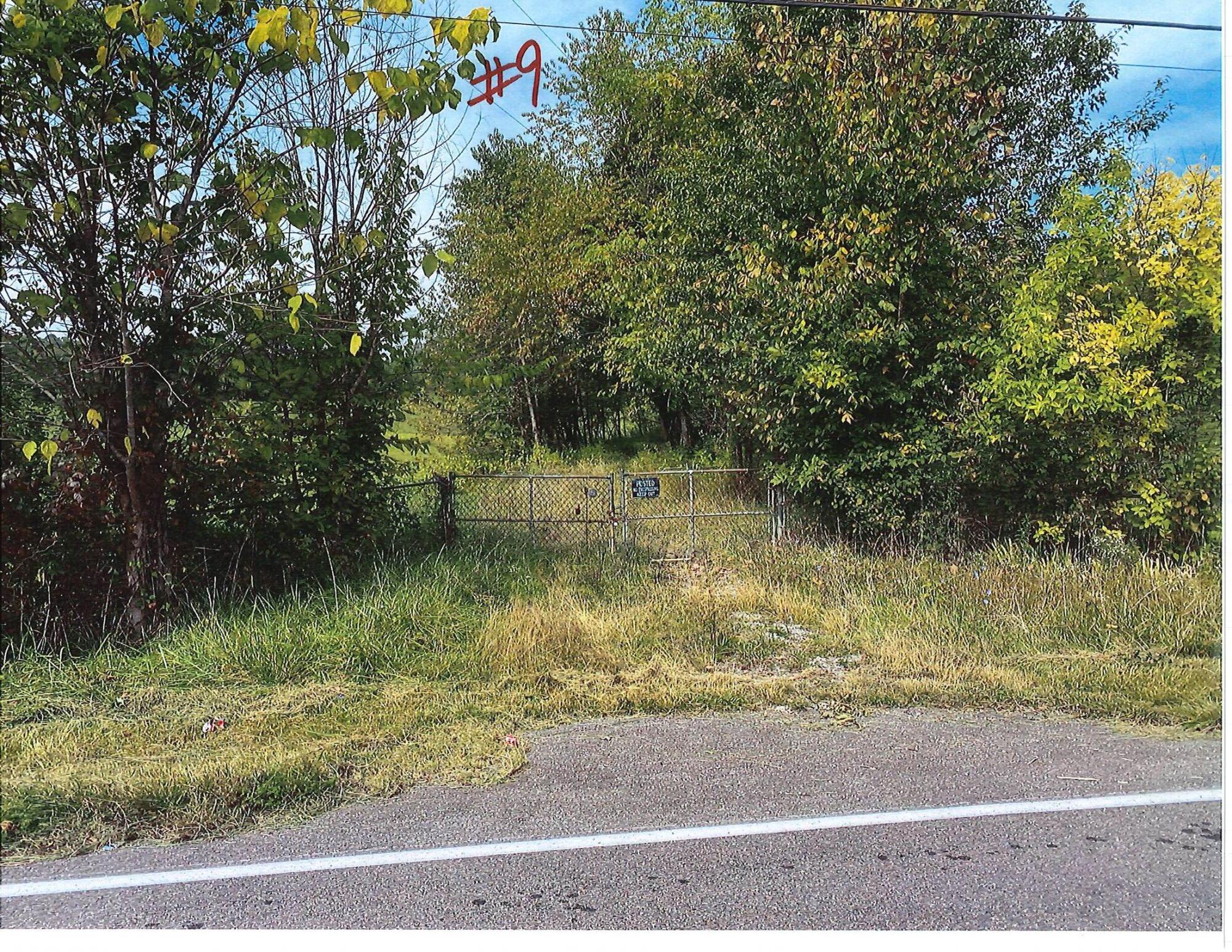 558 Emmett Road Bristol, TN 37620 - Photo 2 of 3 20211014131426710_0001