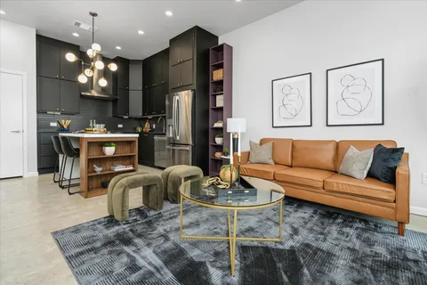 $640,000 | 924 Cardinal Lane, Austin, TX 78704