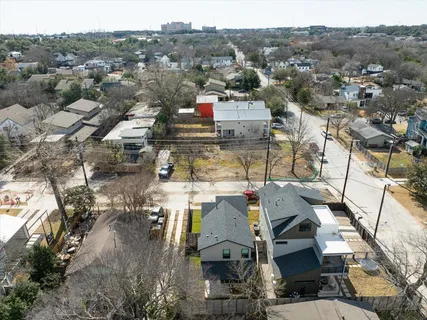 $640,000 | 924 Cardinal Lane, Austin, TX 78704