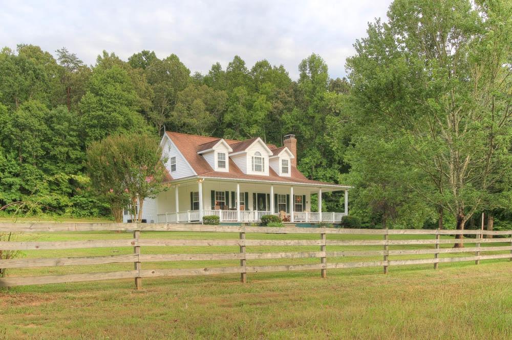 993 Salem Valley Road Ten Mile, TN 37880 - Photo 4 of 38 IMG_6200_1_2Enhancer (9)