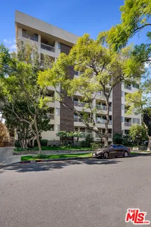 $1,249,000 | 441 North Oakhurst Drive, Unit 203, Beverly Hills, CA 90210