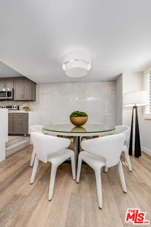 $1,249,000 | 441 North Oakhurst Drive, Unit 203, Beverly Hills, CA 90210