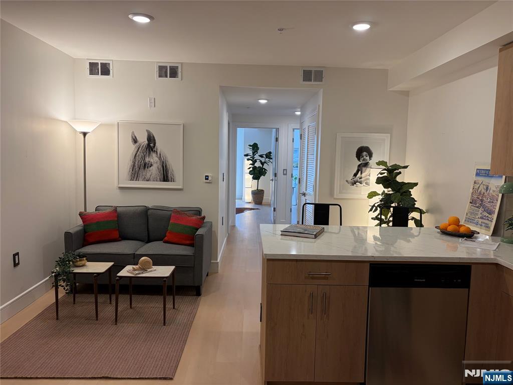 627 Valley Road, Unit C Montclair, NJ 07043 - Photo 4 of 22 Gallery Image 4