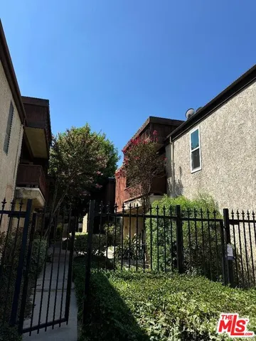 $3,500 | 13112 Moorpark Street, Unit 1, Sherman Oaks, CA 91423