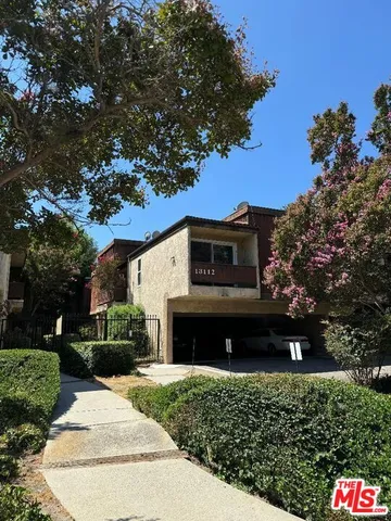$3,500 | 13112 Moorpark Street, Unit 1, Sherman Oaks, CA 91423