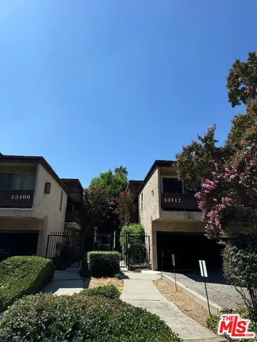 $3,500 | 13112 Moorpark Street, Unit 1, Sherman Oaks, CA 91423