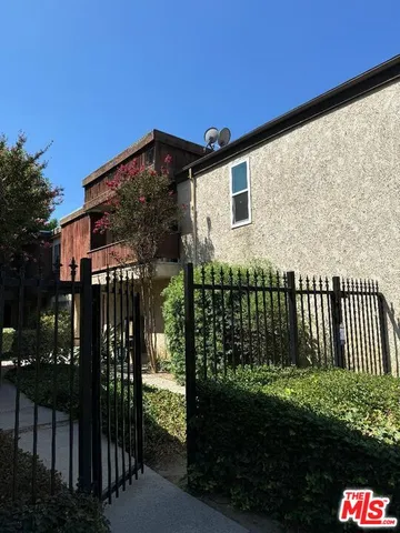 $3,500 | 13112 Moorpark Street, Unit 1, Sherman Oaks, CA 91423