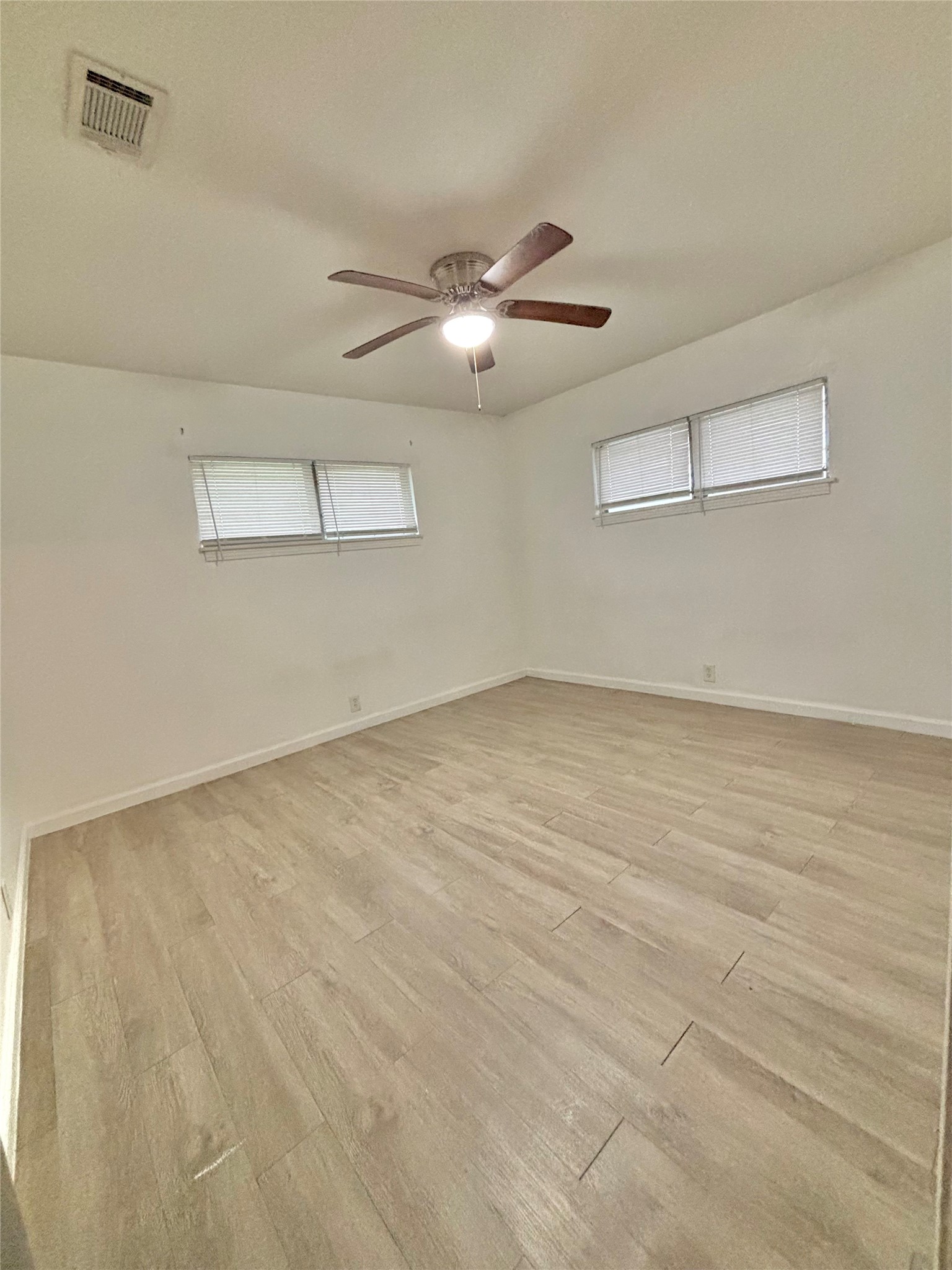 8038 Woodlyn Road Houston, TX 77028 - Photo 8 of 14