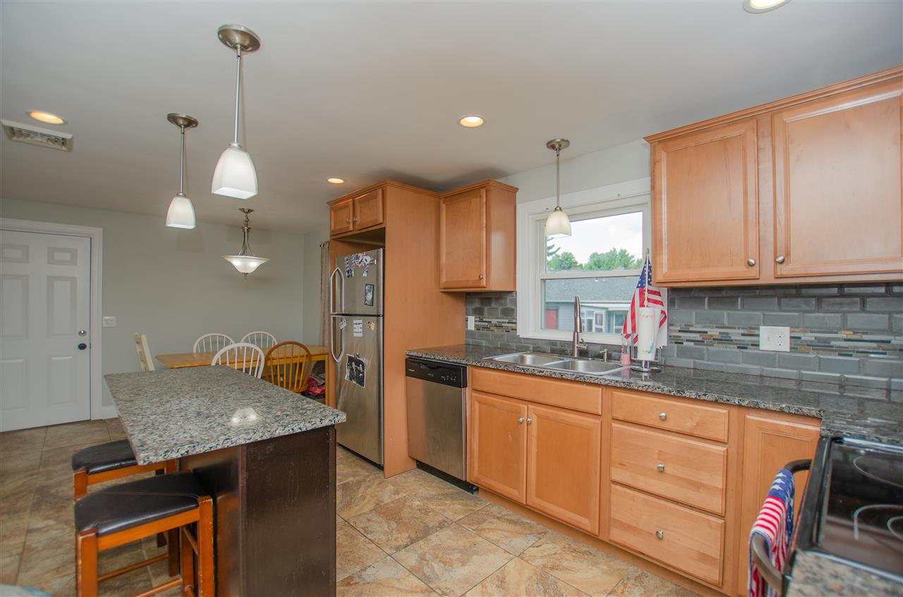 9 Gloria Street Rochester, NH 03867 - Photo 4 of 36