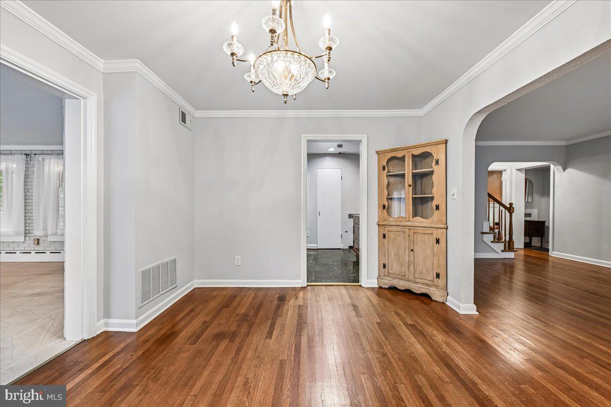 3201 Circle Hill Road Alexandria, VA 22305 - Photo 9 of 37 dining room