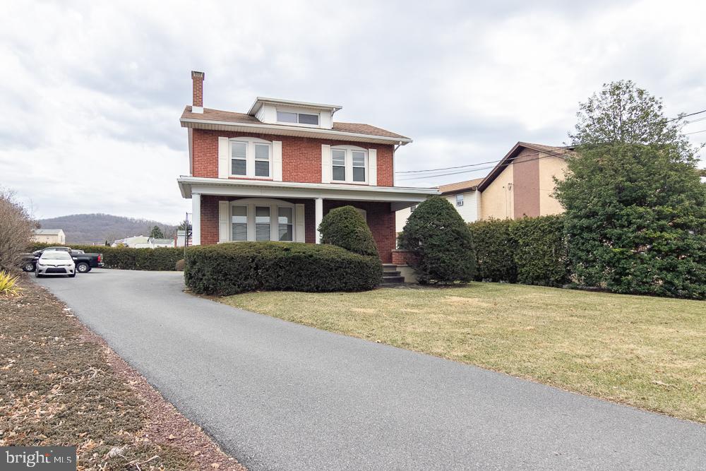 3807 Kutztown Road Reading, PA 19605 - Photo 20 of 20 Driveway to Parking