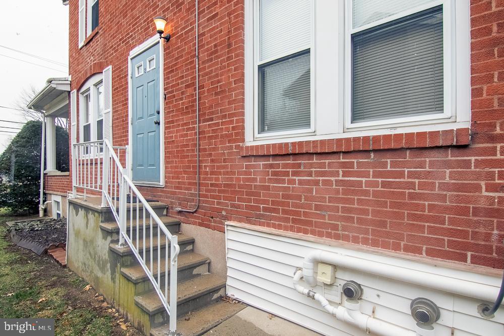 3807 Kutztown Road Reading, PA 19605 - Photo 5 of 20 Entrance to Apt #2