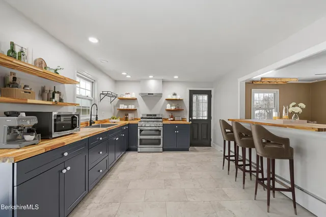 $475,000 | 290 East Center Street, Lee, MA 01238