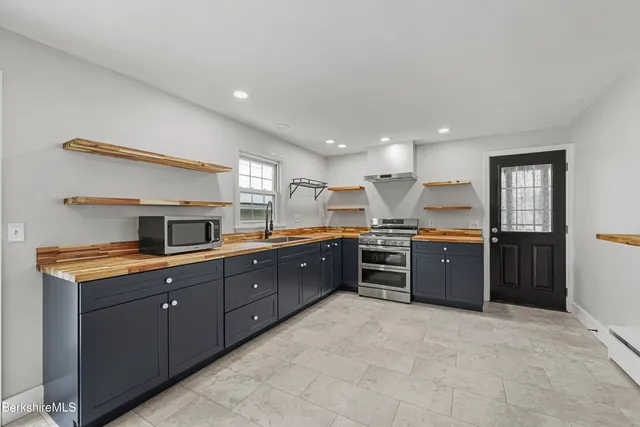 $475,000 | 290 East Center Street, Lee, MA 01238