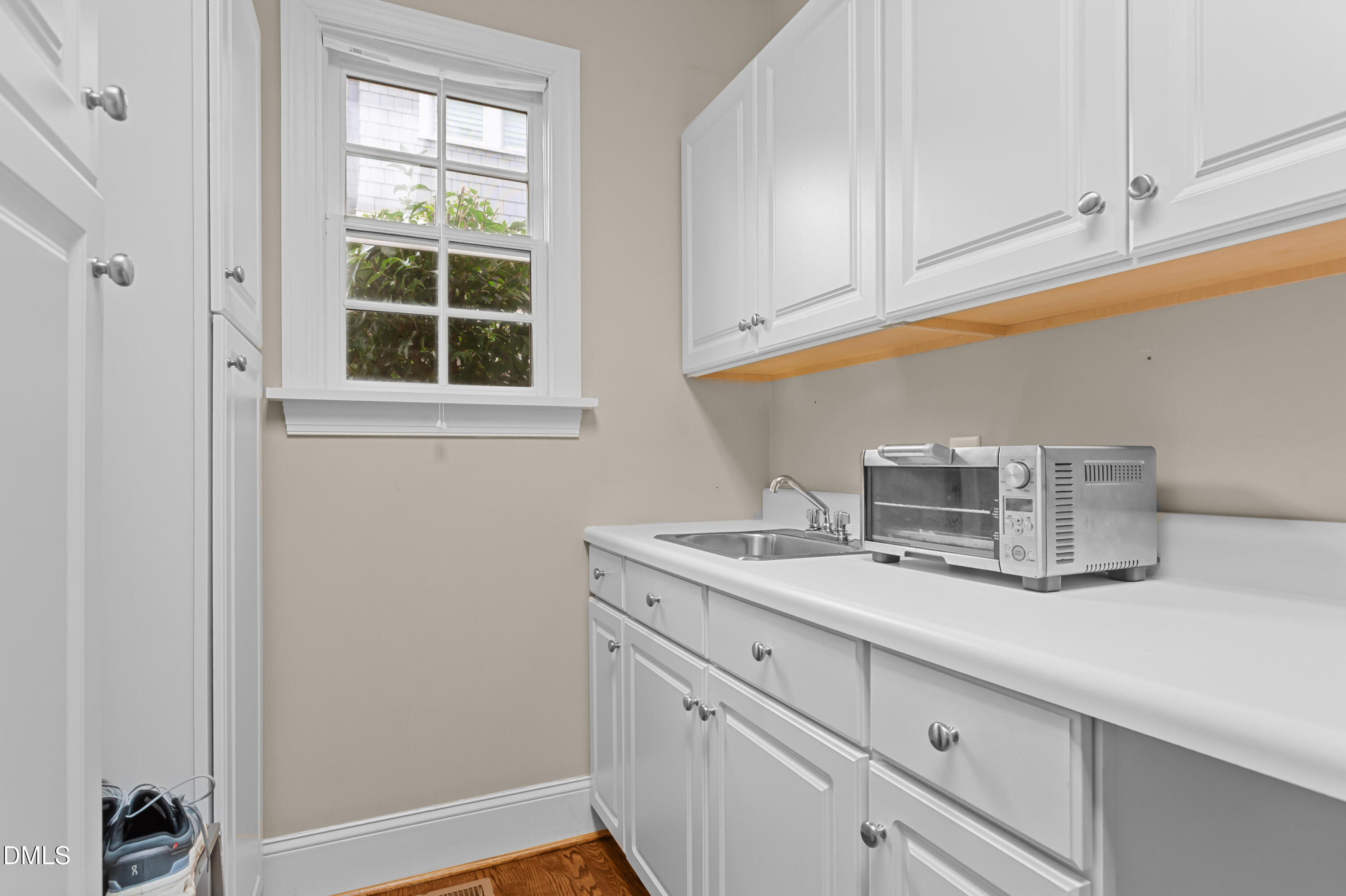 2211 Breeze Road Raleigh, NC 27608 - Photo 22 of 48 IMGL9465