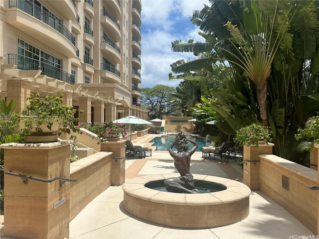 a view of a water fountain