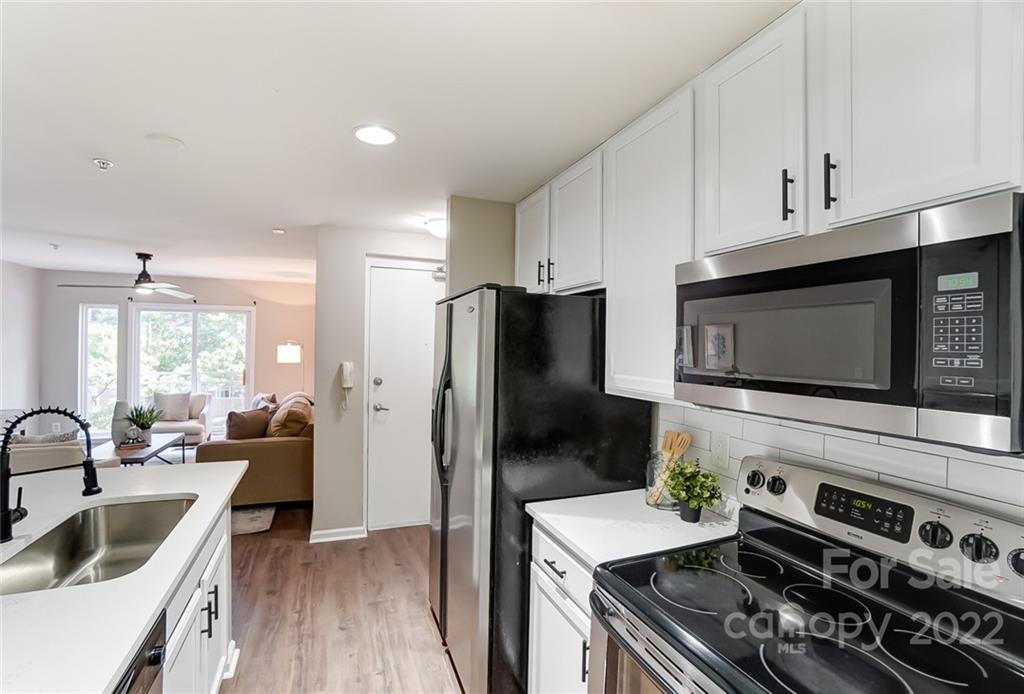 646 Raphael Place Charlotte, NC 28205 - Photo 9 of 26 Gallery Image 9