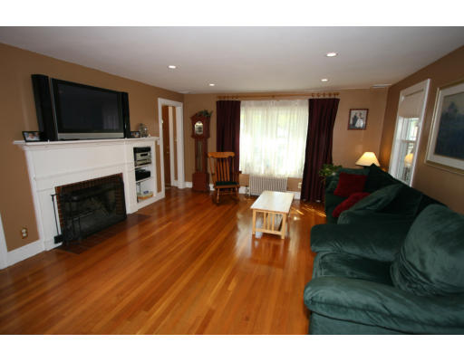 37 Grant Road Lynn, MA 01904 - Photo 5 of 12 Gallery Image 5