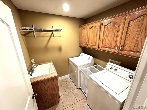 $364,900 | 2206 Cherry Blossom Circle, Lebanon, MO 65536